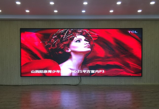 LED顯示屏室內(nèi)全彩舞臺酒吧廣告屏幕、會議p2p2.5p3p4p5電子屏花屏有哪些原因？